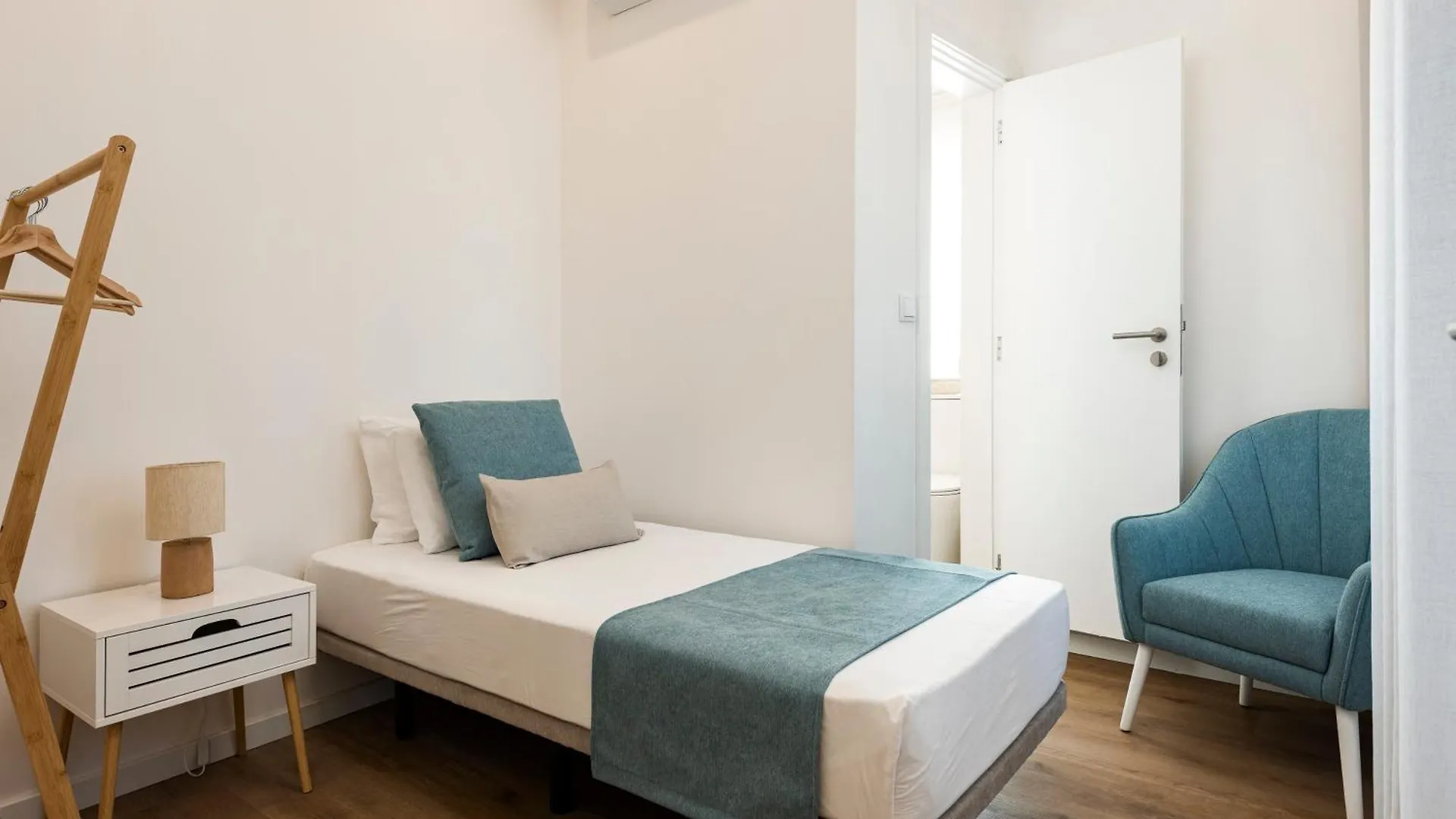 Madalena Hostel E Suites Faro Portugal