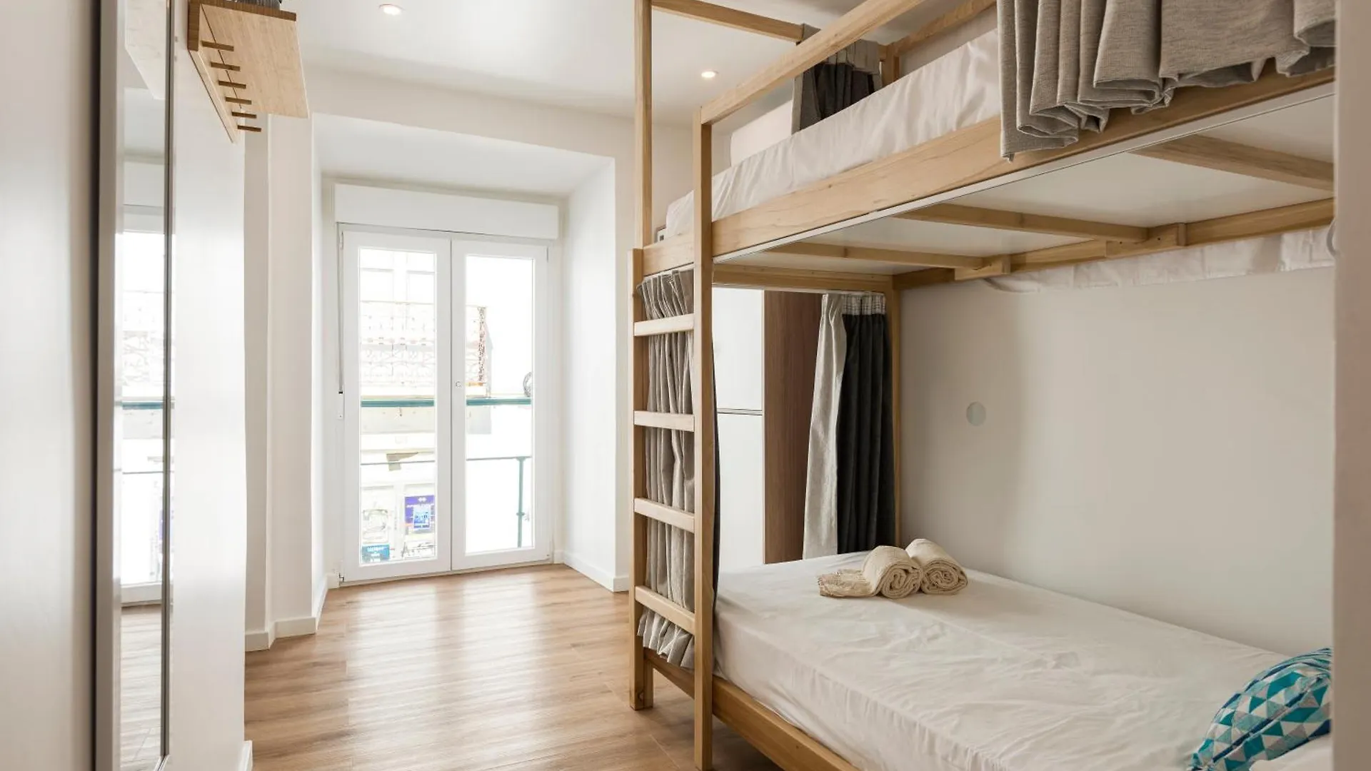 Madalena Hostel E Suites Faro Portugal